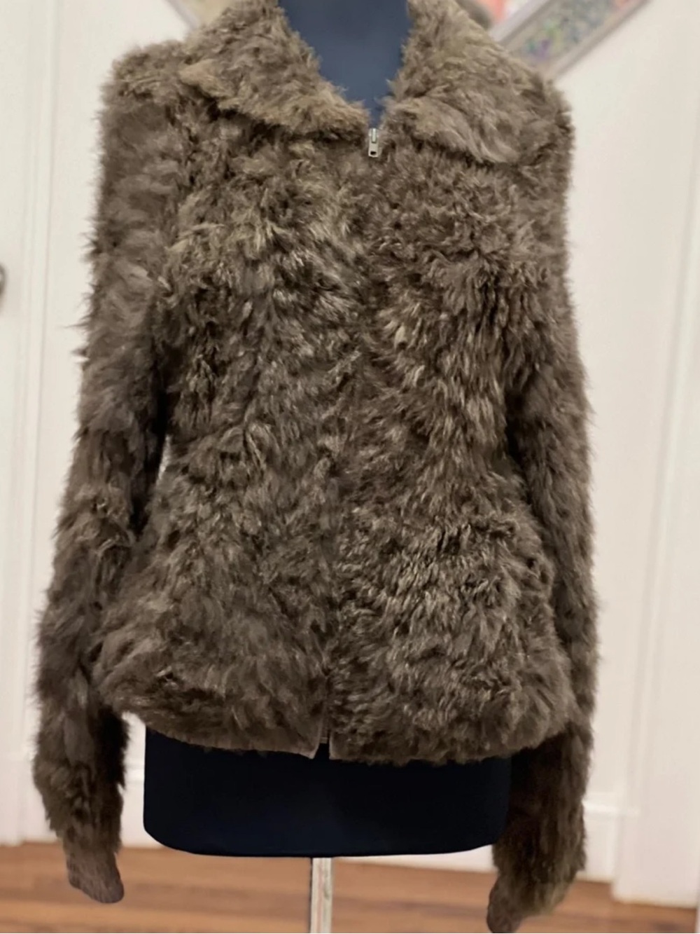 Vintage Women Zipped Fur Jacket